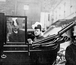 Il Consiglio Privato, Winston Churchill lascia il Palazzo. L