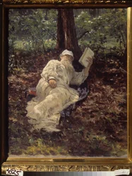 Tolstoi che riposa nella foresta