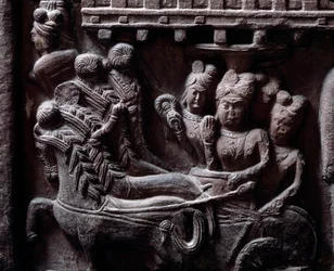 Buddhismo: "Ultima visita di Prasenjit a Buddha" dettaglio dello stupa di Bharhut. Basso rilievo in pietra nera, 2° secolo a.C. - Kolkata, Museo Indiano