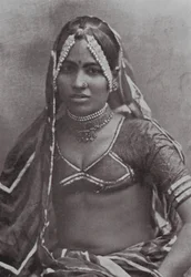 Bombay / Mumbai: una signora Marwar (foto b/n)