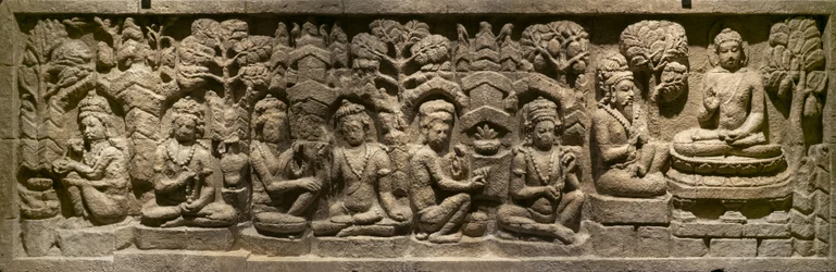 Arada Kalama impartisce il suo insegnamento al futuro Buddha. Indonesia, Giava, Boroduru. Fine del XIX secolo