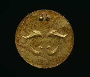 Disco pettorale cerimoniale (Karse), popoli delle Molucche, inizio XIX secolo