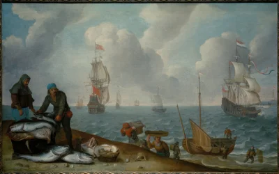 Pescatori con il pescato sulla spiaggia, navi da guerra in una baia