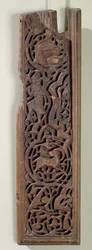 Pannello scolpito decorato con un suonatore di liuto (legno)