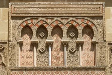 Dettaglio sopra il portale occidentale
