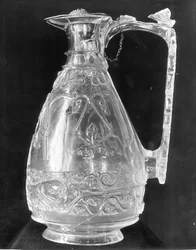 Brocca con uccelli dal Tesoro di Saint-Denis, periodo fatimide egiziano, fine X secolo