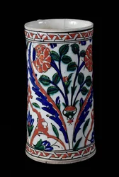 Vaso con decorazione floreale, Iznik