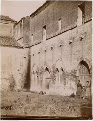 Esterno della sala capitolare, abbazia di Pomposa, Emilia-Romagna, Italia, fotografia di Luigi Ricci, Ravenna