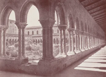 Sicilia: I Chiostri, Monreale (foto b/n)