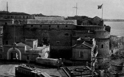 Taranto, Castello Colombino, Caserma R Marina