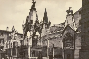Verona: Tomba degli Scaligeri (b/w photo)