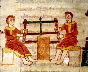 Codice 132 Libro 14 Cap.25 Due uomini che segano legna, da De Universo di Rabanus Maurus (c.780-856) 1023