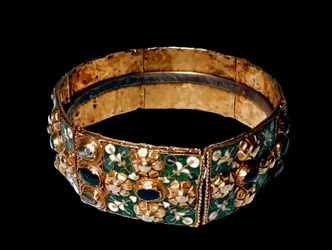 Arte longobarda: Corona Ferrea della Lombardia in oro, ferro, smalti e pietre preziose