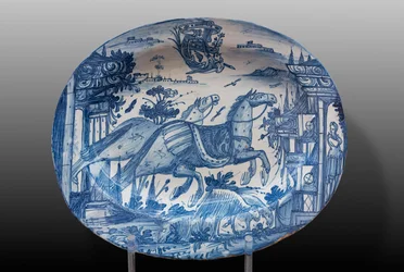 Piatto decorato con cavalli da corsa e uno stemma, prima metà del XVIII secolo (maiolica)