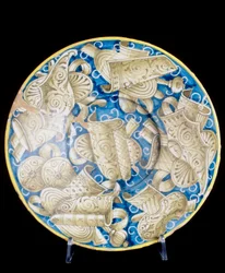 Piatto con armi, opera della manifattura di Casteldurante