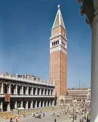 La Libreria Sansoviniana e il campanile