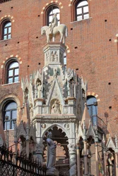 Le tombe scaligere (Scaligeri). Tomba di Cansignorio. Monumento gotico