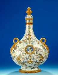 Vaso a forma di zucca in maiolica realizzato nelle fabbriche di maiolica di Fontana a Urbino in Italia 1570-1580 Parigi, Museo del Petro Palais