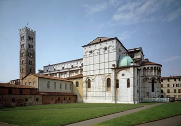 Vista del duomo di Lucca