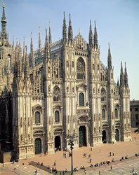 Vista della facciata, iniziata nel 1386