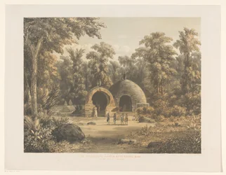 Figure davanti alle tombe a Bima