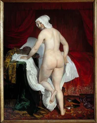 Giovane donna sdraiata detta il riposo italiano