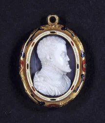 Ritratto del re Filippo II di Spagna (1527-1598). Medaglione in calcedonio