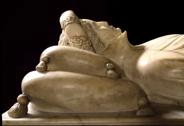 Monumento a Ilaria del Carretto (dettaglio)