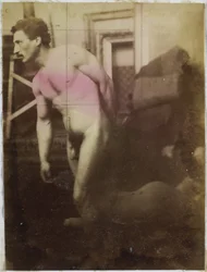 Studio di un modello maschile nudo nell