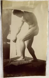 Studio di un modello maschile nudo nell