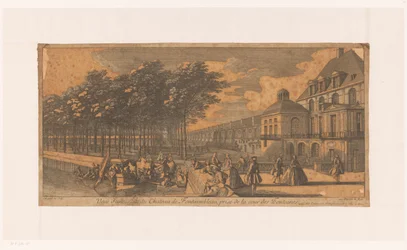 Vista di un viale presso la Cour de la Fontaine del castello di Fontainebleau