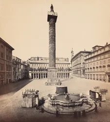 Piazza Colonna, Colonna di Marco Aurelio e Palazzo Chigi