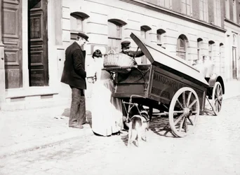 Persone e carrozza per cani, Anversa, 1898