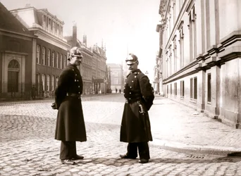 Poliziotti, Rotterdam, 1898