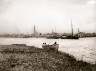 Barca a remi vicino a un canale, Rotterdam, 1898