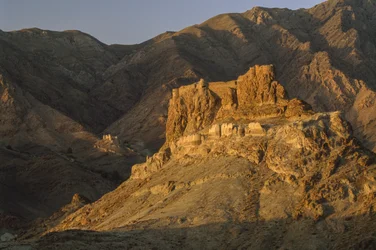 Una fortezza in rovina una volta usata dagli Assassini, una setta estremista. Vicino a Semnan, Iran settentrionale.