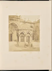[Fontana per le abluzioni nel cortile della Nuova Moschea].