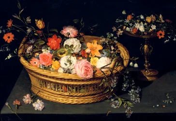 Cesto di fiori e calice in argento dorato, natura morta