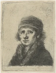 Giovane uomo con colletto di pelliccia