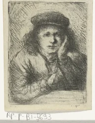 Giovane uomo con cappello