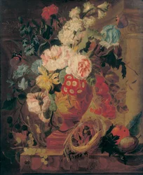 Fiori in un vaso di terracotta decorato con putti, con frutti, farfalle, un moscone, una lumaca, un ragno e quattro pulcini in un nido su un cornicione