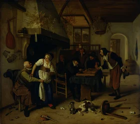 Interno di una locanda con un vecchio che si diverte con la padrona di casa e due uomini che giocano a backgammon