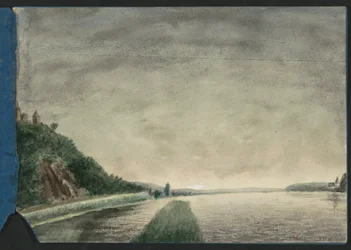 Paesaggio montano con lago