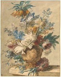 Bouquet di fiori primaverili in un vaso di terracotta