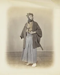 Uomo giapponese in abito tradizionale