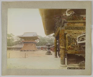 Porta del tempio, parco di Shiba, Tokyo, Giappone