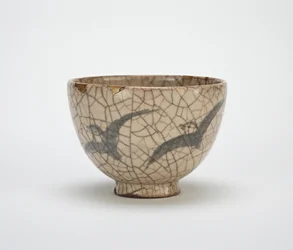 Ciotola da Tè con disegno di piviere, ceramica correlata a Kyoto, metà 19° secolo