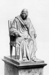 Figura seduta di Voltaire
