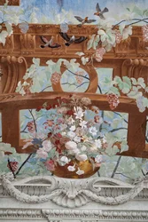 Tralci di vite, uva, fiori e uccelli (dettaglio)
