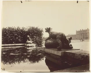 Versailles, Fontaine du Point du Jour, (Tigre Terrassant un Ours di Houzeau)